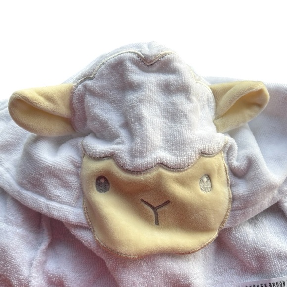 Bay gown for babies essential size:0-9 months - Picture 4 of 11